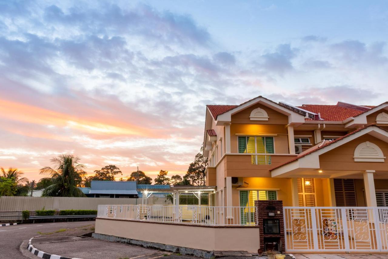 Tropikal Natura Lodge By D Imperio Homestay Penang Balik Pulau Exterior photo
